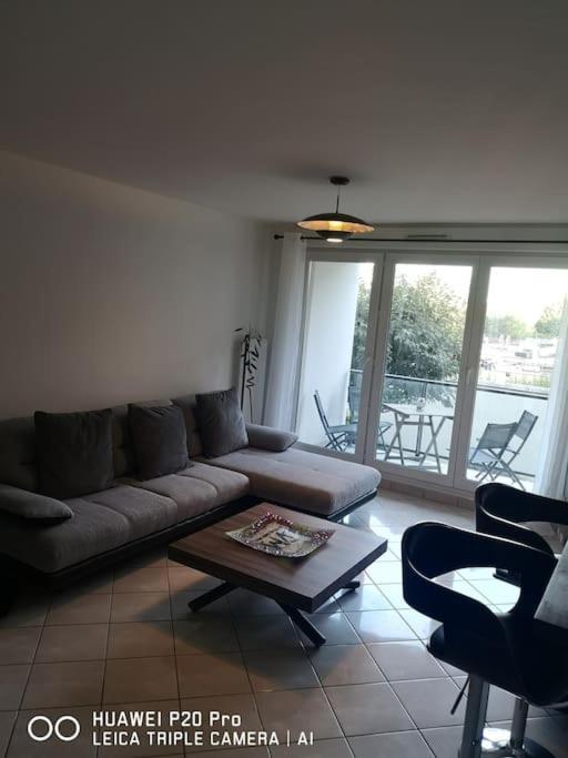 Spacieux 3 Pieces Sur Jardin Ivry-sur-Seine Dış mekan fotoğraf